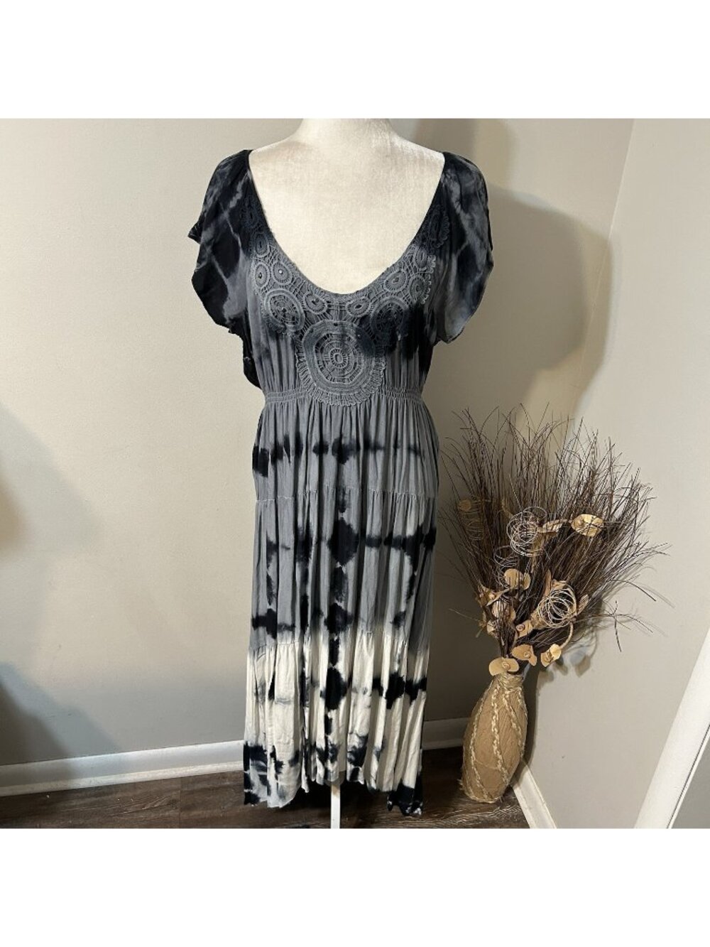One World Dress Tie Dye Crochet V-neck High Low Gray White Flutter Sleeve Sz L